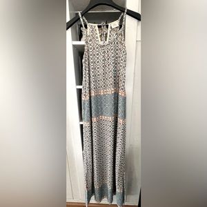 Knox Rose Maxi Dress SIze Small